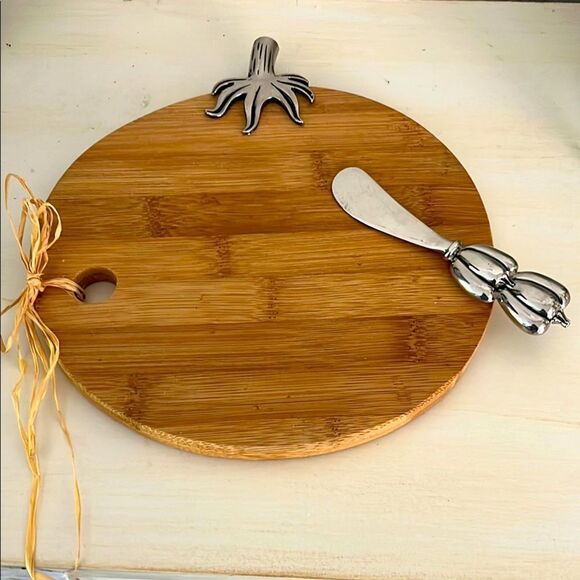 Tomato Bamboo Charcuterie Board with Pewter Stem W Pepper Spreader  NWT - Picture 1 of 6